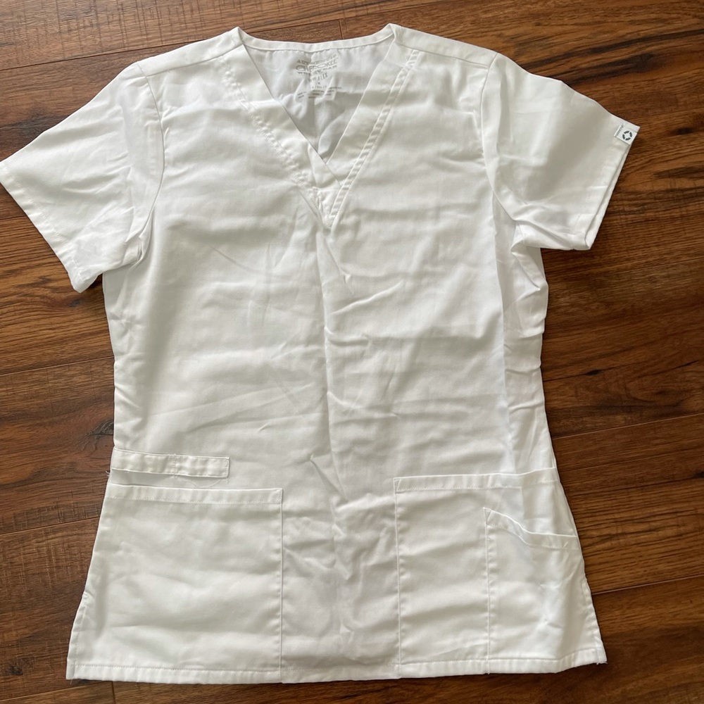 Cherokee scrub top